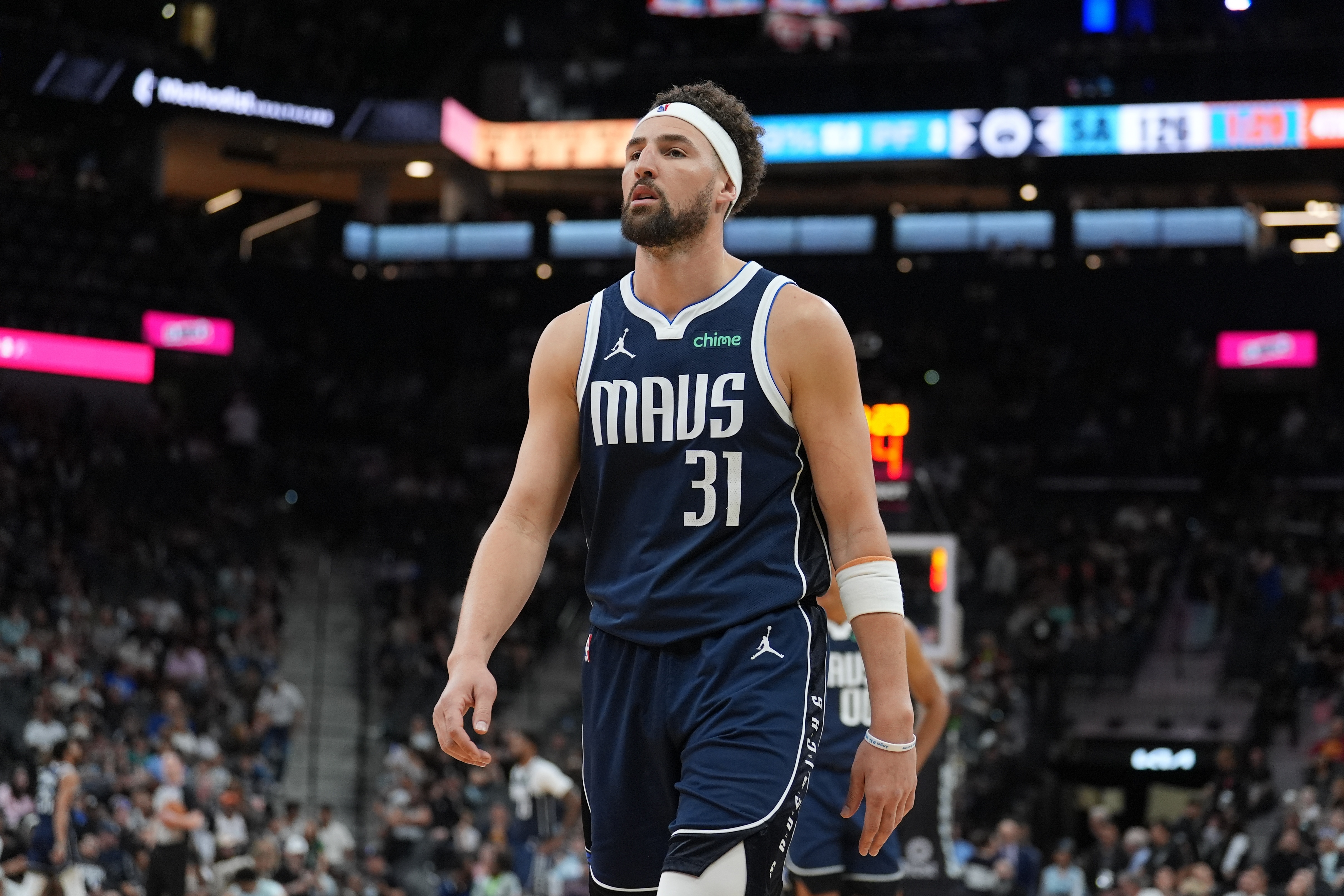  库里迎来十赛季高光表现，独行侠球迷沸腾！-九游会在线入口